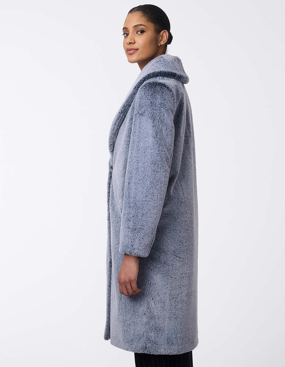 Luxe Plush Faux Fur Coat - Image 3