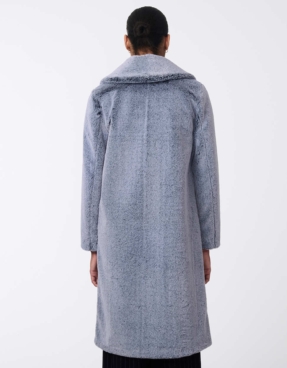 Luxe Plush Faux Fur Coat - Image 4